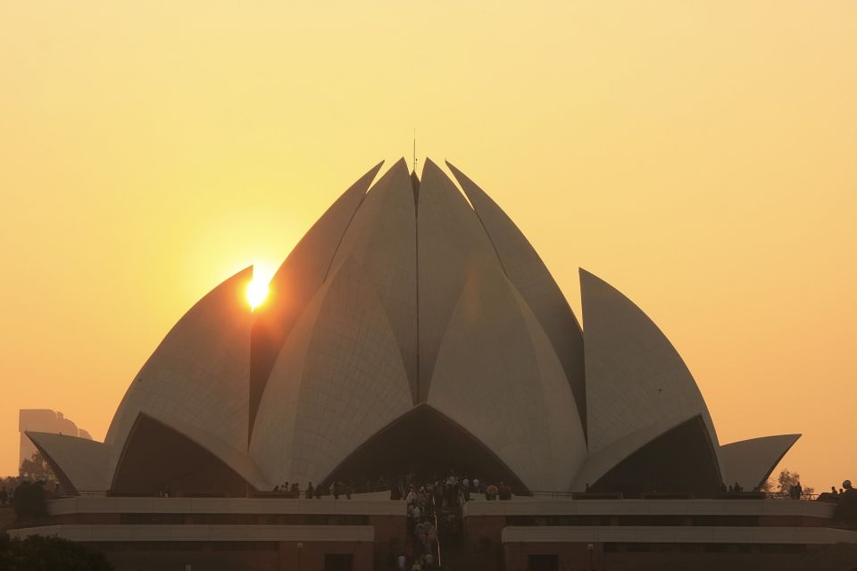 Delhi Half-Day Private City Tour with Car & Guide - Should you book this Delhi half-day private city tour?