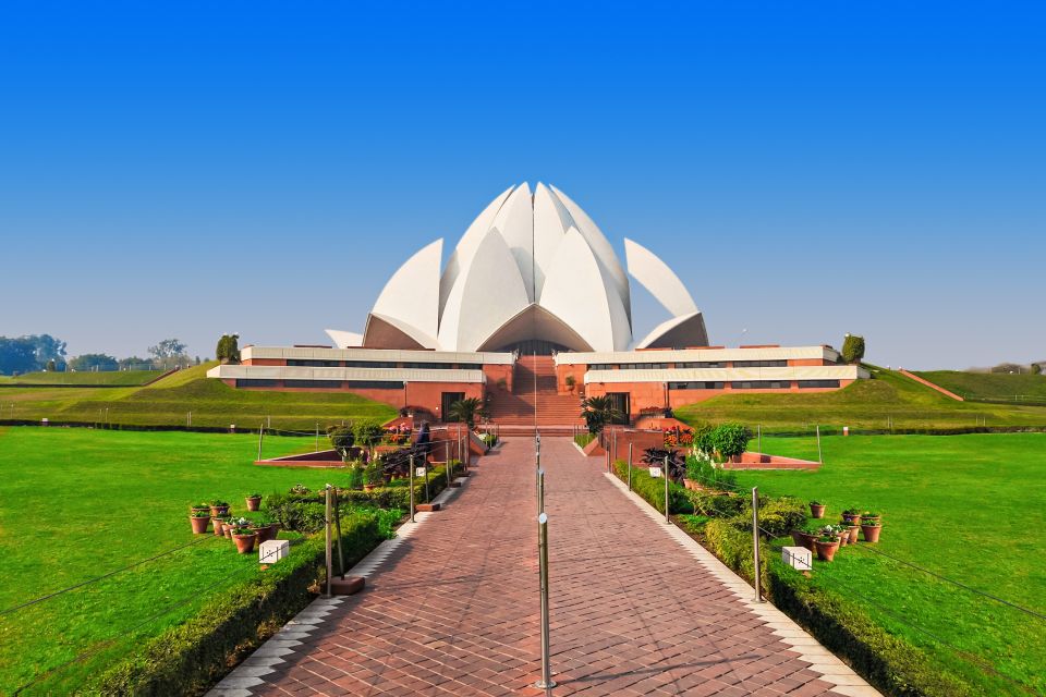 Delhi: Half-Day Private Temple Tour - Laxminarayan (Birla) Temple: A Smaller Stop With Many Shrines