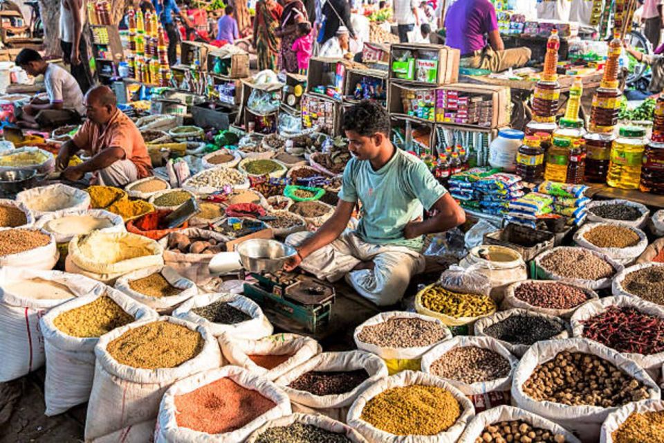 Delhi: Half day Shopping tour with guide by car. - How your guide keeps you from wasting time (and money)