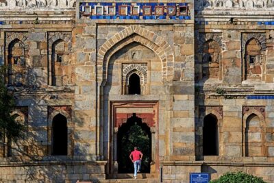 Delhi historical Gardens & Ruins - Safdarjung Tomb: a short stop that rewards close attention