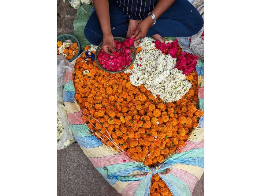 Delhi Like a Local: Food & Photography Full Day Tour - The extra “lesser-known stop” in between meals