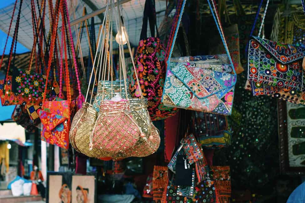 Delhi Markets: A Cultural Shopping Experience with an Expert - Getting Oriented Fast: Hotel Pickup and a Private Group Pace