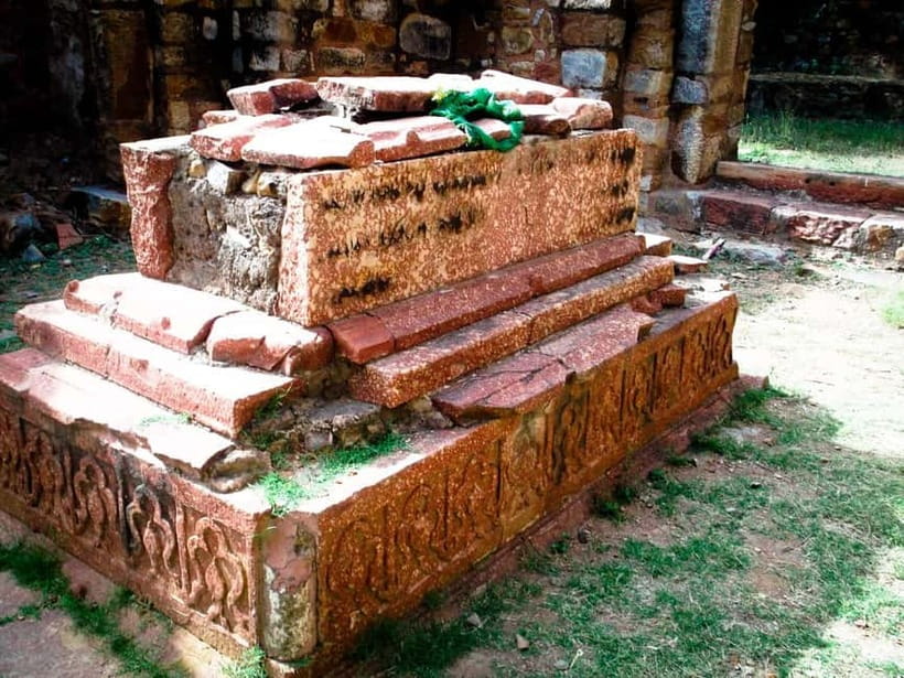 Delhi: Mehrauli Archaeological Park Tour with Hotel Pickup - On Foot Inside the Park: How the Walk Feels in Real Life