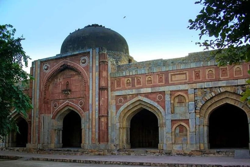 Delhi: Mehrauli Archaeological Park Tour with Hotel Pickup - Balban’s Tomb Area: Feeling the Sultanate-Era Tone in the Ruins