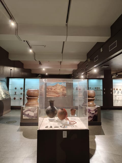 Delhi: National Museum Tour - Decorative Arts Gallery: jewelry, textiles, and the craft behind the beauty