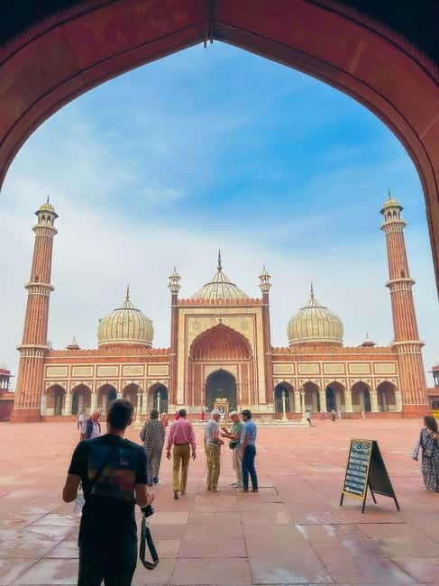 DELHI: NEW AND OLD SELF ITINERARY FULL DAY OR HALF DAY TOUR - Jama Masjid: Where your Delhi day starts