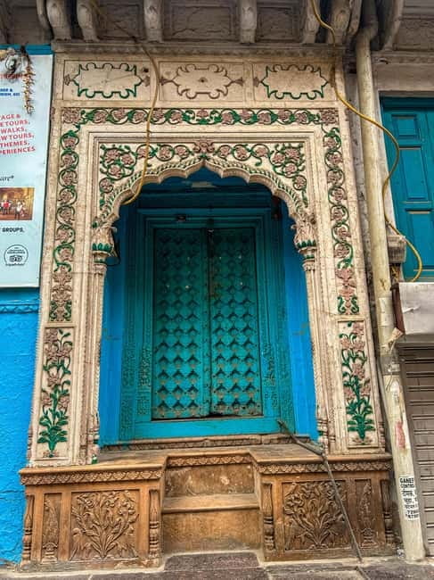 DELHI: NEW AND OLD SELF ITINERARY FULL DAY OR HALF DAY TOUR - Qutb Minar: The tallest brick minaret moment