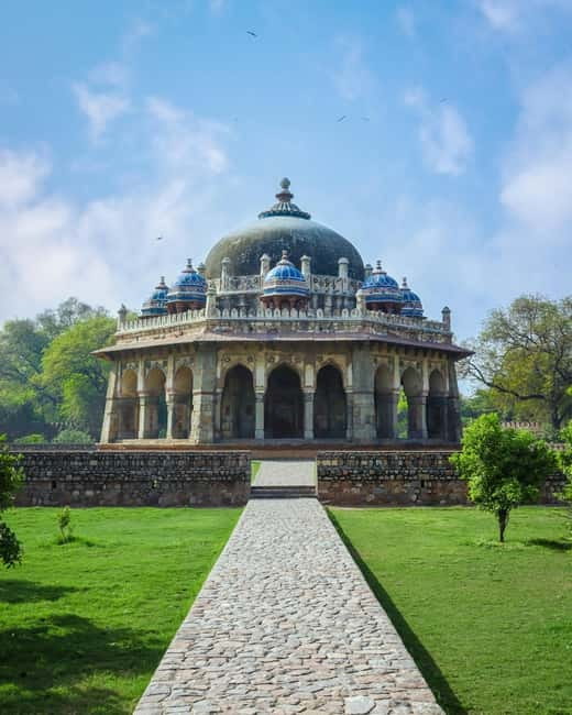 Delhi: New & Old Delhi Private Half or Full-Day Tour - Pickup, driving time, and how to keep the day comfortable