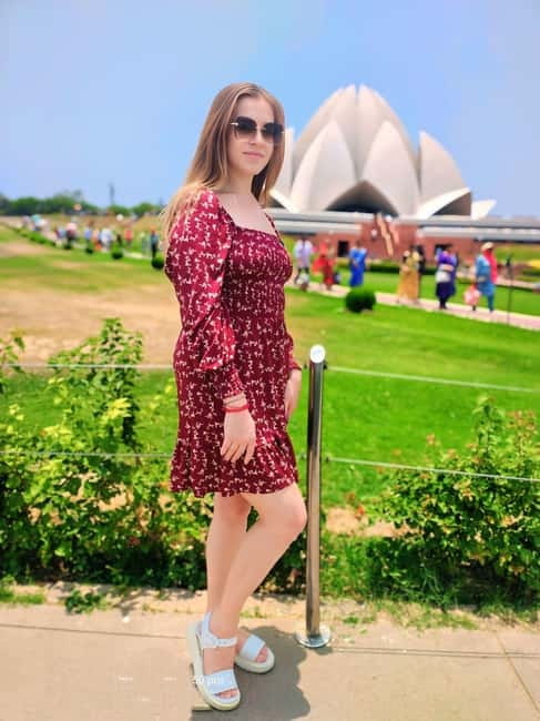 Delhi: Old and New Delhi Private City Tour by Car - Red Fort Photo Time: The Icon Outside, the Big Effort Avoided