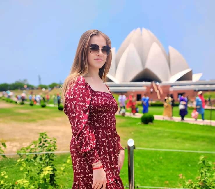 Delhi: Old and New Delhi Private City Tour by Car - Chandni Chowk by Tuk-Tuk: Markets You Can Actually Use