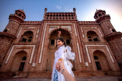 Delhi: Old And New Delhi Private City Tour with Guide - Getting picked up and moving with fewer headaches