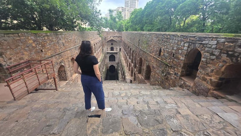 Delhi: Old And New Delhi Private Full Day & Half Day Tour - India Gate and Rashtrapati Bhavan: photo stops that help you read the city