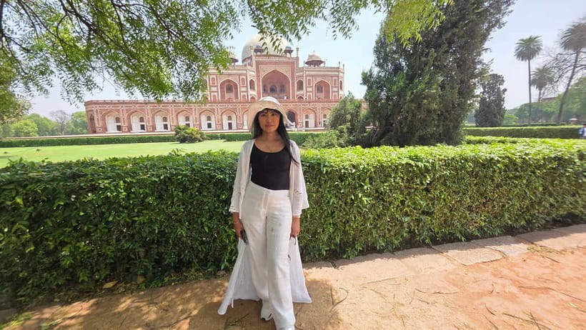Delhi: Old And New Delhi Private Full Day & Half Day Tour - Lotus Temple: calm architecture when the city gets loud