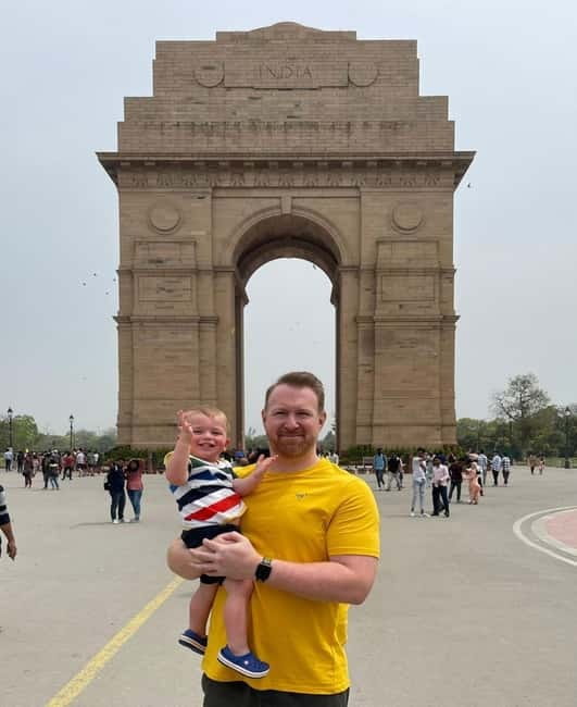 DELHI: Old And New Delhi Private Guided Tour With Entrances - Private AC car pickup: comfort that matters in Delhi