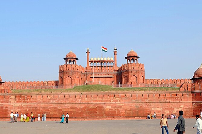 Delhi: Old and New Delhi Private One Day Tour - Qutub Minar: starting your day with Delhi’s tallest landmark energy