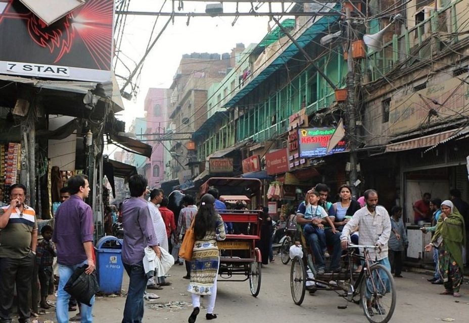 Delhi: Old Delhi Highlighs Tuk Tuk Tour With Guide - The spice-and-sweets market stop: what you’ll see and how to use it
