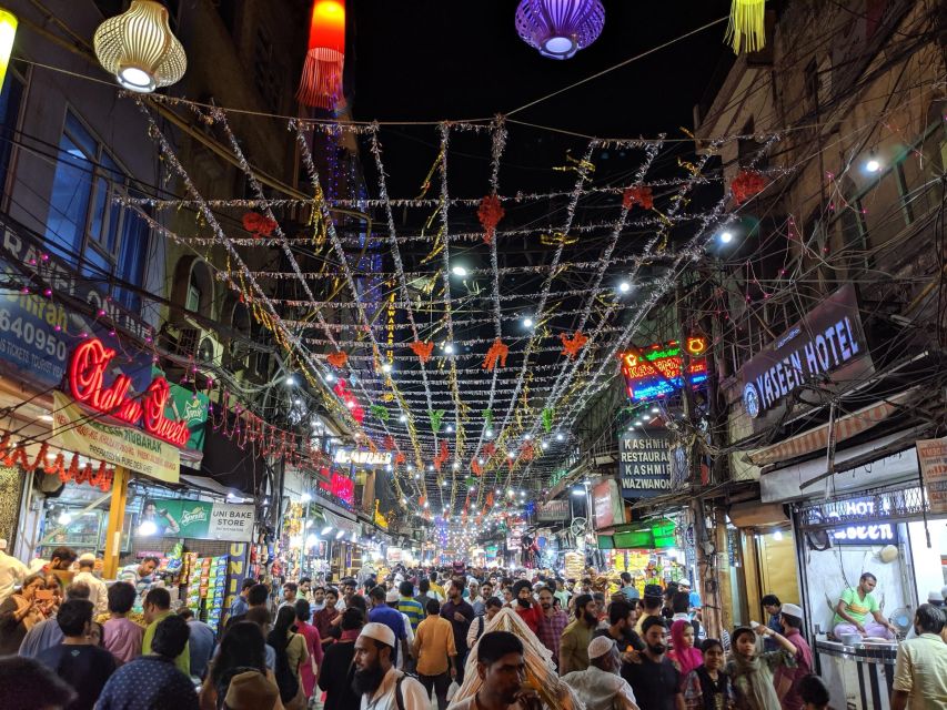 Delhi: Old Delhi Slum Tour by Metro or Car - Community center stop (about 30 minutes): where support turns into skills
