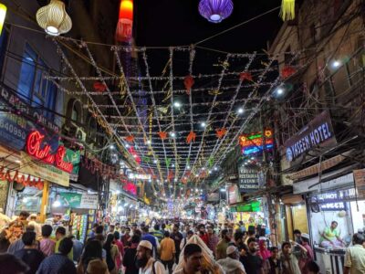 Delhi: Old Delhi Slum Tour by Metro or Car - Visiting a local home (about 20 minutes): the dignity lesson