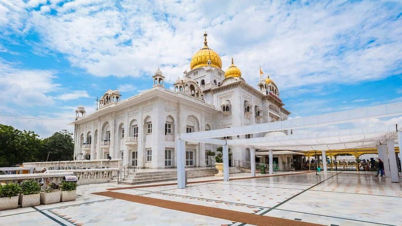 Delhi: Old Delhi Tour with Rickshaw Ride & Hotel Pickup - Old Delhi With an English Guide: How You Get Value From Every Minute