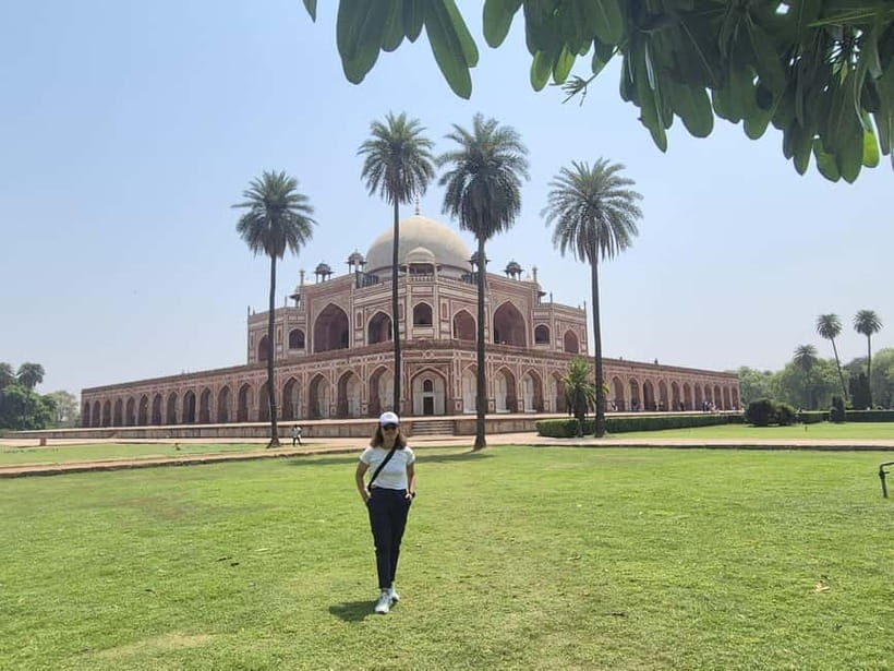 Delhi: Old & New Delhi Full or Half-Day Private Guided Tour - Old Delhi and New Delhi, in one day (and why it works)