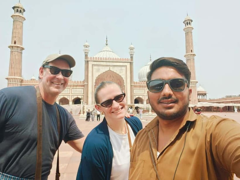 Delhi: Old & New Delhi Private Full Day or Half Day Tour - Lunch break in New Delhi: keep it simple and save energy