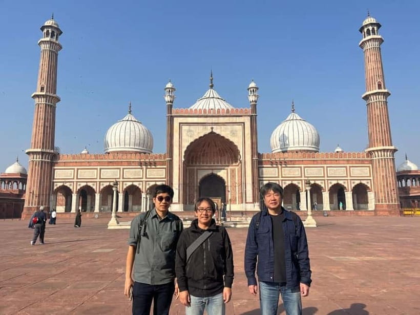 Delhi: Old & New Delhi Private Full Day or Half Day Tour - Starting at Sunheri Masjid and building momentum with a private guide
