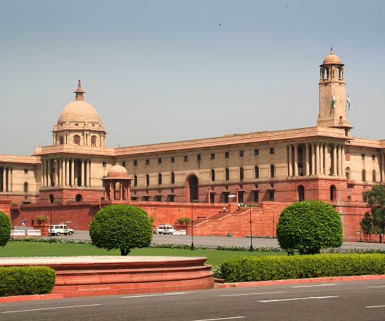 Delhi: Old & New Delhi Private Guided Full or Half-Day Tour - Lotus Temple (or Birla Temple on Monday): modern spiritual architecture