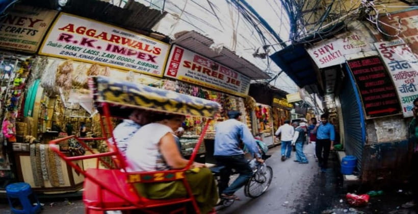 Delhi: Old & New Delhi Private Tour Full or Half-Day By Car - Jama Masjid and Chandni Chowk: Old Delhi on a rickshaw ride
