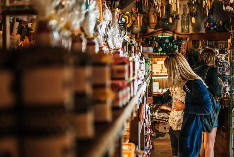 Delhi: Private Chandni Chowk, Dilli Haat & Spice Tour - Dilli Haat: artisan shopping with time to talk, not just buy