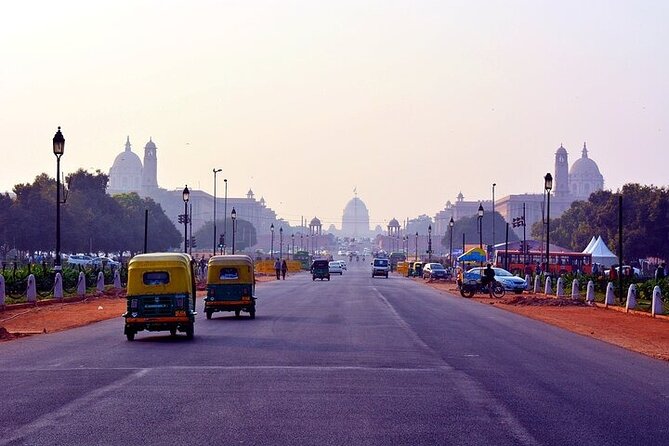 Delhi Private City Tour With Spice Market In 8 Hours - By Car - Qutub Minar: a landmark where styles mix