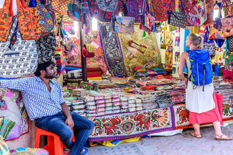 Delhi: Private Guided Shopping Tour in A/C car with transfer - Sarojini Nagar Market: Shopping for Fashion, Crafts, and Smaller Finds