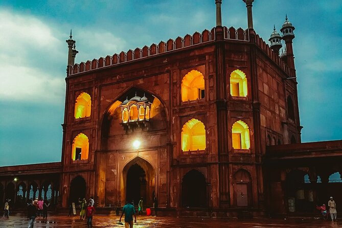 Delhi: Private Guided Spiritual Sites Tour in Delhi - India Gate and Rashtrapati Bhavan: War Memorial to Photo Ops