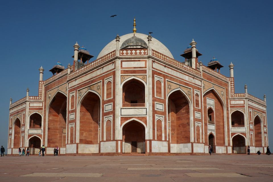 Delhi: Private Half Day City Sightseeing Tour - Rashtrapati Bhavan from the car: the power-house photo stop