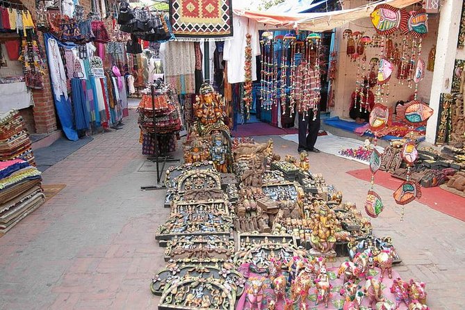 Delhi: Private Half-Day Guided Shopping Tour with Transfer - How the pickup and private car make Delhi shopping less painful