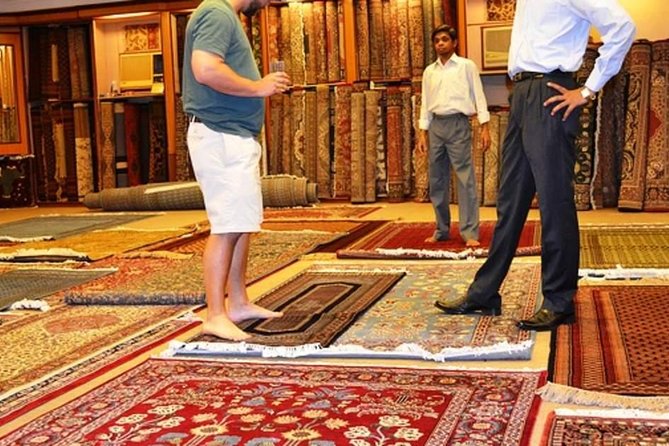 Delhi: Private Half-Day Guided Shopping Tour with Transfer - Connaught Place: mainstream shopping with a guided orientation