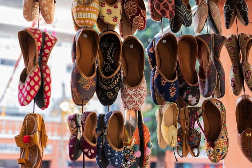 Delhi: Private Half-Day Shopping Tour with Guide & Transfers - How the 4-hour private route actually helps your shopping
