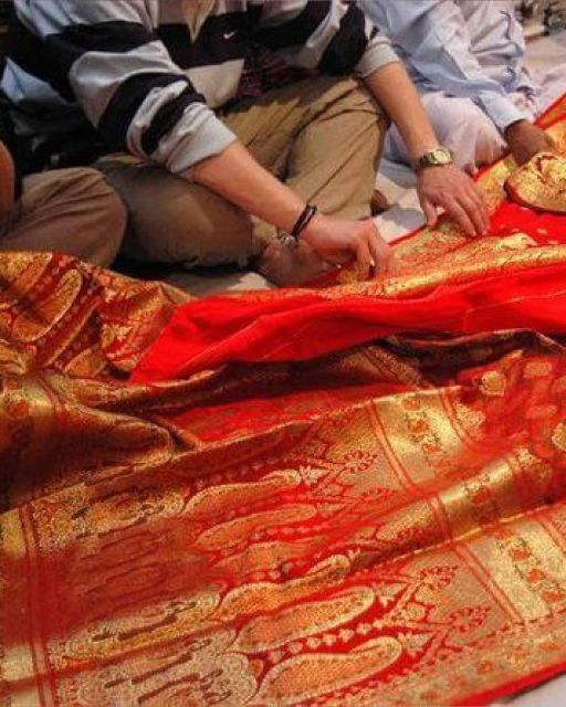 Delhi: Private Half-Day Shopping Tour with Guide & Transfers - Pickup and transfers: comfort matters in Delhi traffic