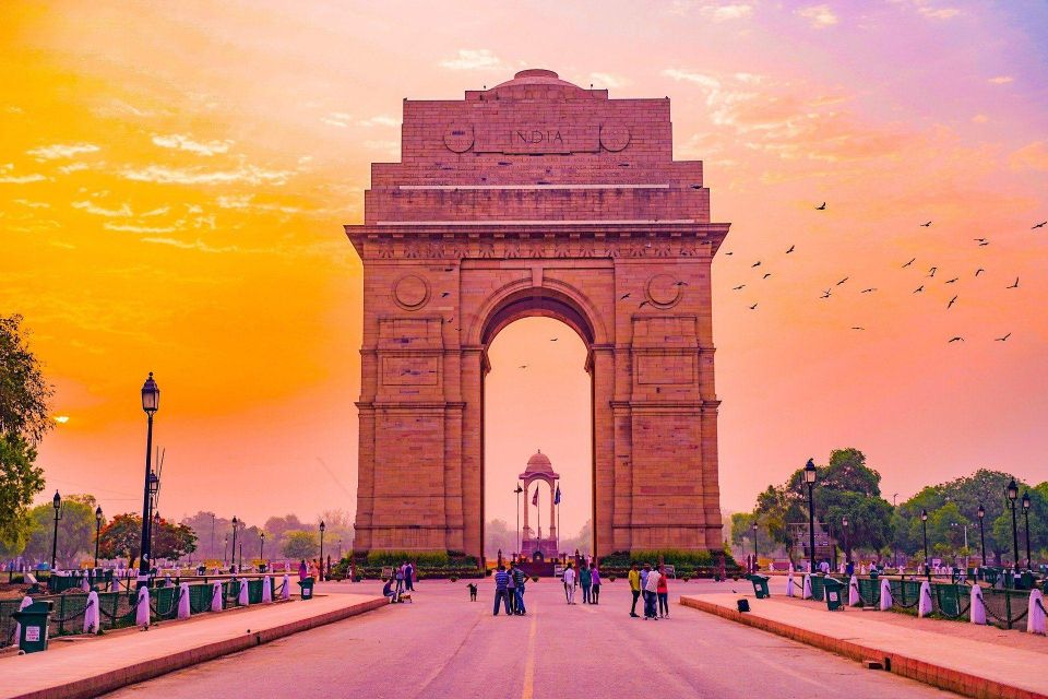Delhi: Private Old & New Delhi Half or Full-Day Tour - New Delhi highlights: India Gate and Rashtrapati Bhavan passing views