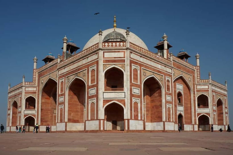 Delhi: Private Old & New Delhi Tour – Full or Half Day - Qutub Minar and the brick-and-sky moment