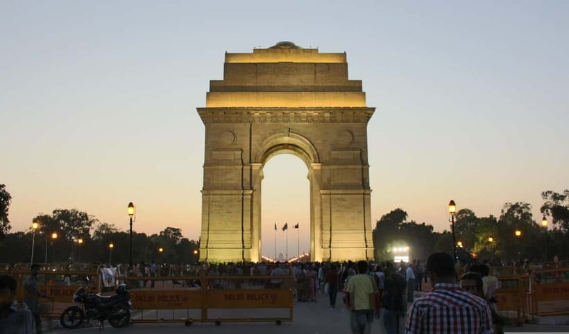 Delhi: Private Old & New Delhi Tour – Full or Half Day - Red Fort and the Mughal thread through Delhi