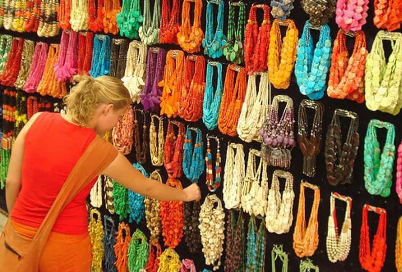 Delhi: Private Shopping Tour with a Local Guide and Transfer - Key things I’d zero in on