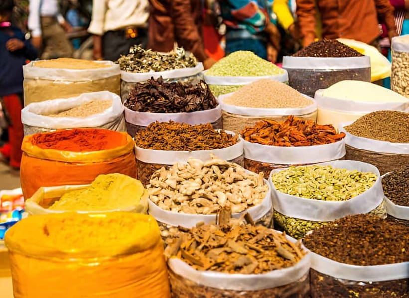 Delhi: Private Shopping Tour with a Local Guide and Transfer - A shopping strategy that keeps you in control