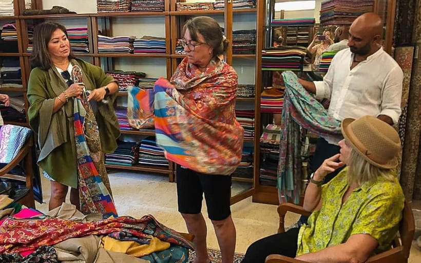 Delhi: Private Shopping Tour with a Local Guide and Transfer - The real deal: what you’ll remember after the shopping bags