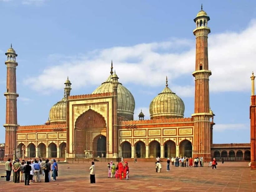 Delhi: Private Tour of Old and New Delhi with Hotel Pickup - Qutb Minar and Agrasen ki Baoli: small detours that can be memorable