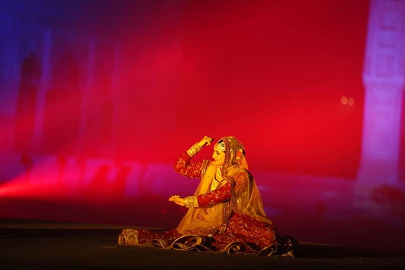 Delhi: Red Fort Light and Sound Show Guided Tour - Why the Red Fort looks so good at night