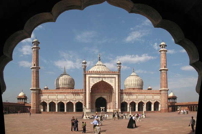 Delhi Shopping Tour: Top Bazaars, Crafts & Souvenir Finds - Cost and value: what $40 buys for a private guide and car