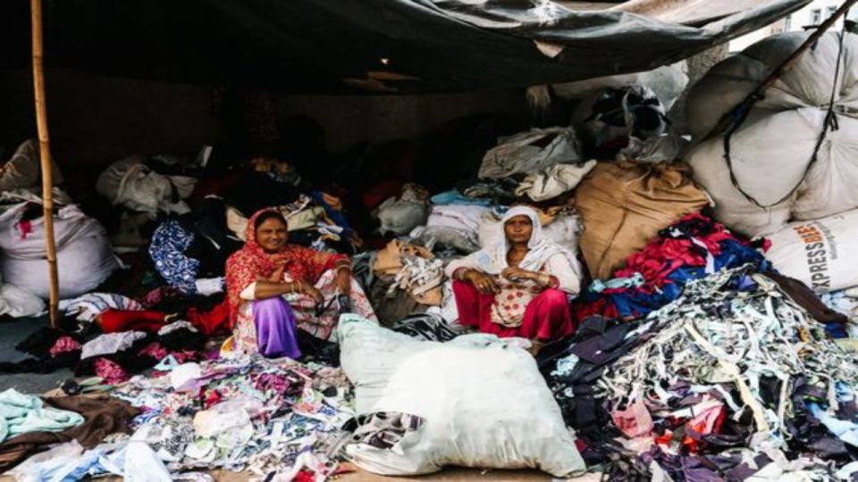 Delhi Slum Walking Tour - Moti Nagar meeting point: the easiest way to start