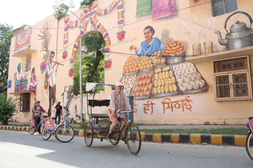 Delhi Street Art Tour - Break Time Near a Local Restaurant (and What That Means for Your Budget)