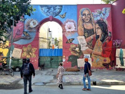 Delhi Street Art Tour: Explore the Murals & Visit a Stepwell - Starting at Golden Bakery: how the day begins smoothly