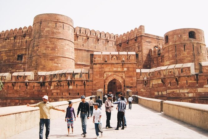 Delhi: Taj Mahal & Agra Day Tour by Superfast Train All Inclusive - Taj Mahal entry and what to plan for (including Friday)